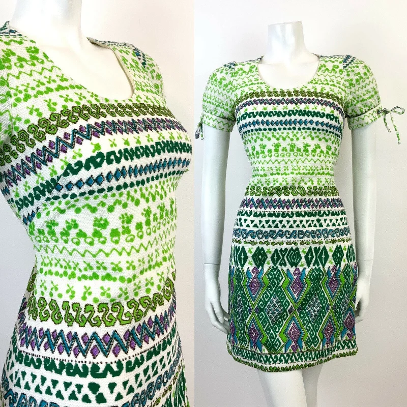 VINTAGE 60s 70s WHITE GREEN BLUE GEOMETRIC AZTEC STRIPED MOD MINI DRESS 8 10