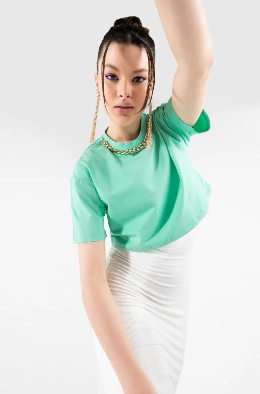 HOLD THE DRAMA CHAIN DETAIL CROPPED TSHIRT Trendy Sleeveless Short Shirt