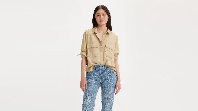 Levi's® Women's Doreen Utility Shirt Classic V-Neck Short Shirt