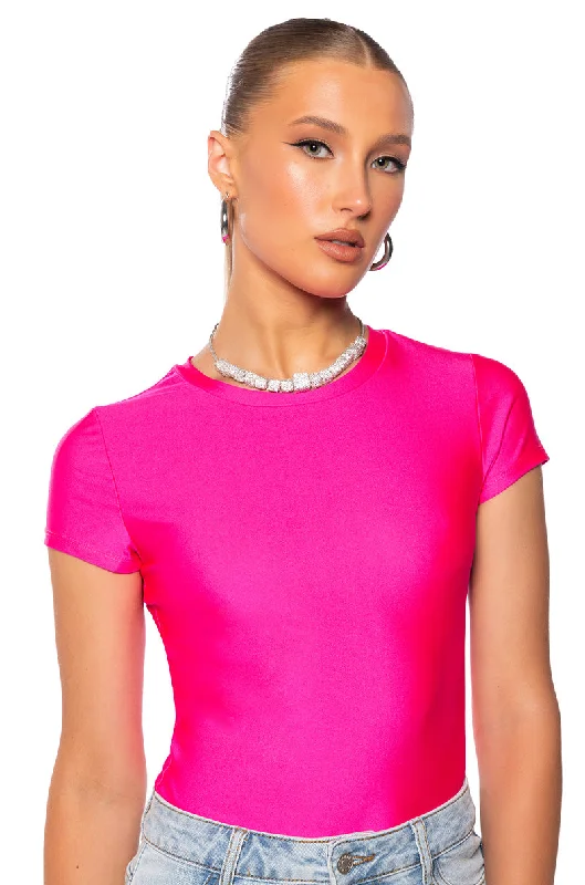 PAXTON DISCO SHORT SLEEVE TSHIRT IN FUCHSIA