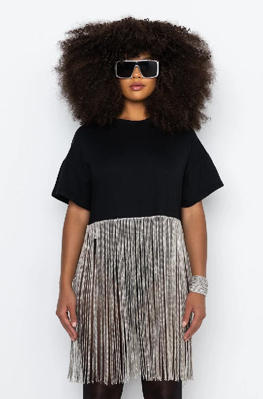 SHAKE IT OFF T SHIRT WITH RHINESTONE FRINGE Relaxed Fit Short Blouse