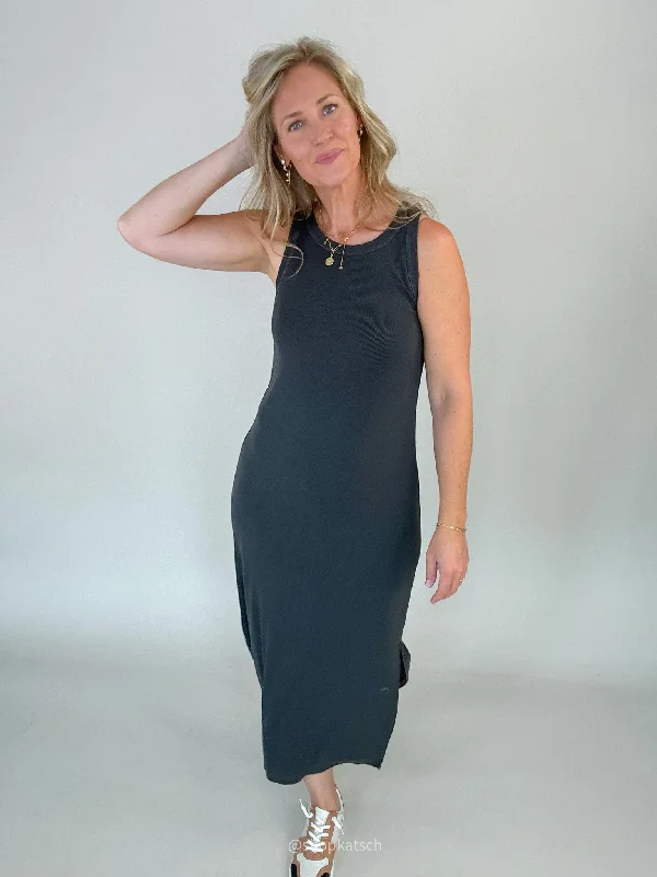 Macey Ribbed Maxi Dress Comfortable Maxi Dress with Belt