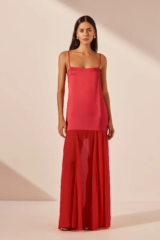 MORAYA DROPPED WAIST MAXI DRESS - CHILLI Cozy Ribbed Maxi Dress
