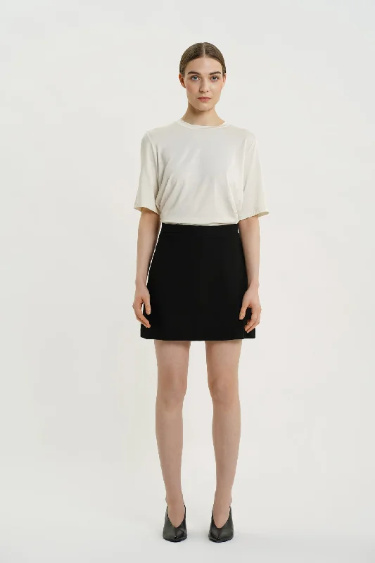 Elise Skirt Black midi skirt versatile